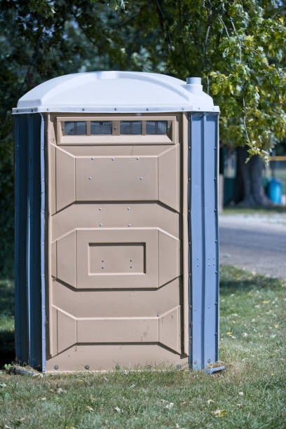 Best Porta potty delivery and setup  in Clifton Springs, NY